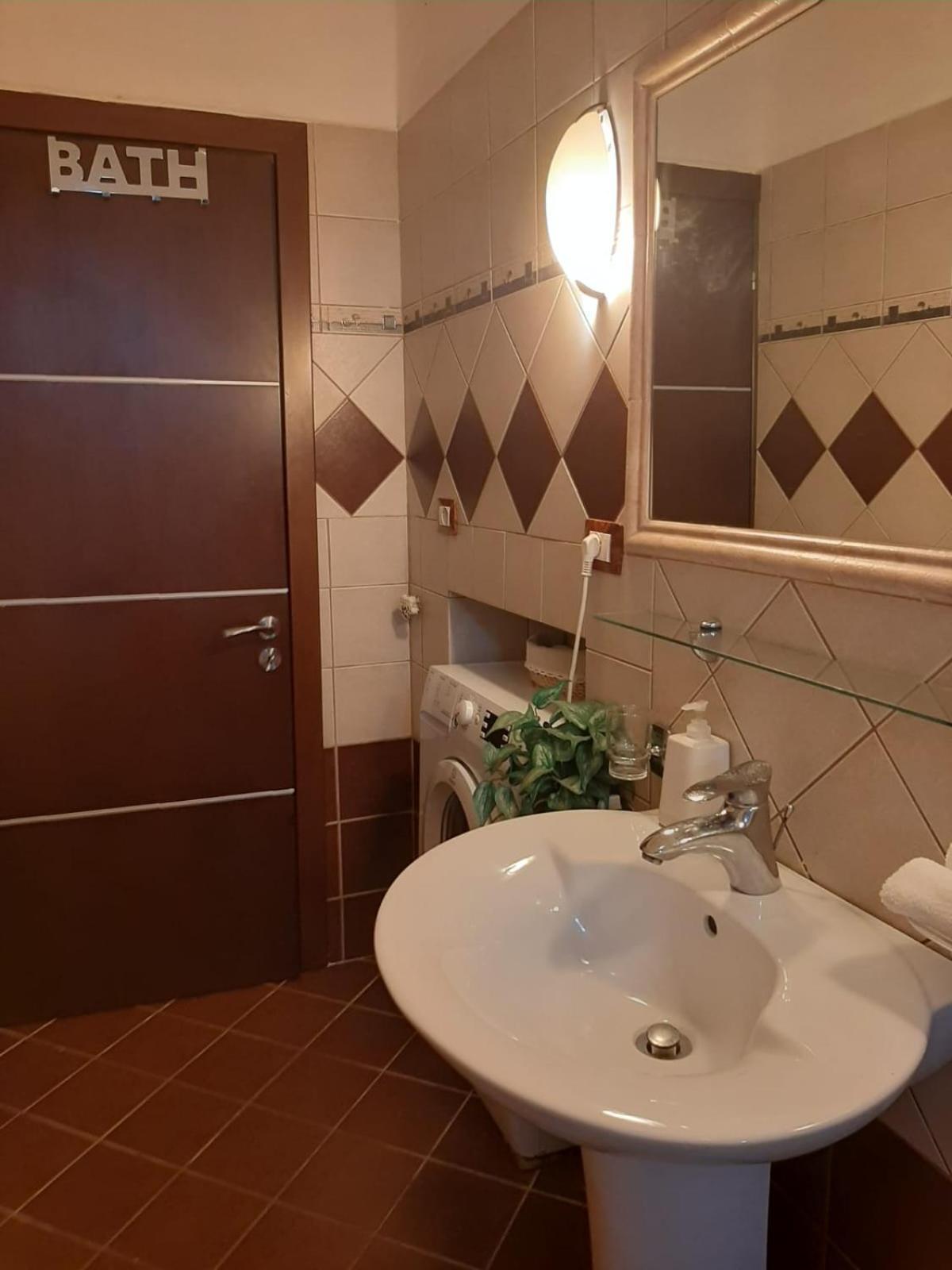 Sofia'S Modern Apartment Gjirokastër المظهر الخارجي الصورة