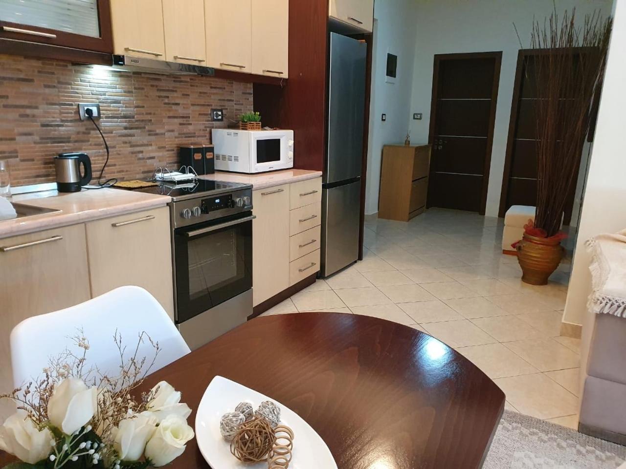 Sofia'S Modern Apartment Gjirokastër المظهر الخارجي الصورة