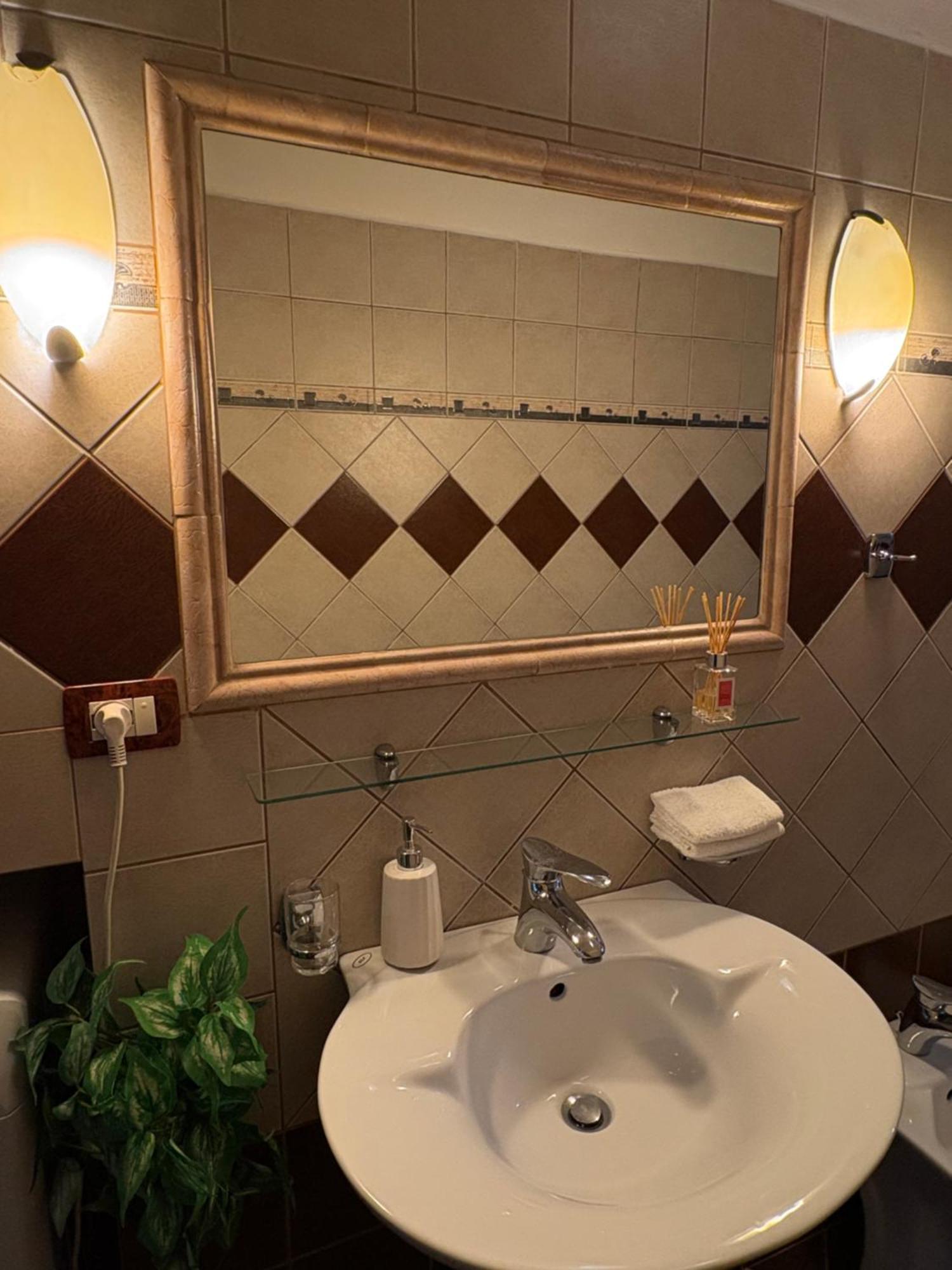 Sofia'S Modern Apartment Gjirokastër المظهر الخارجي الصورة